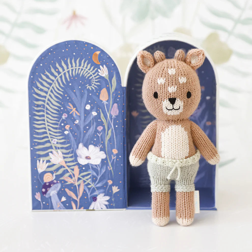Tiny Elliott heirloom doll and keepsake house