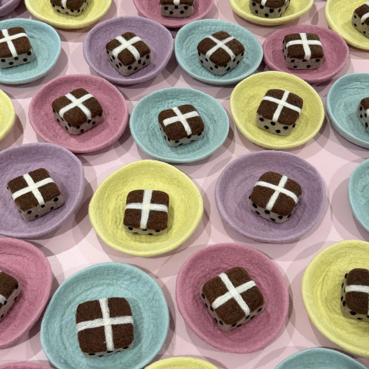 Felt Hot Cross Bun - Playtisserie