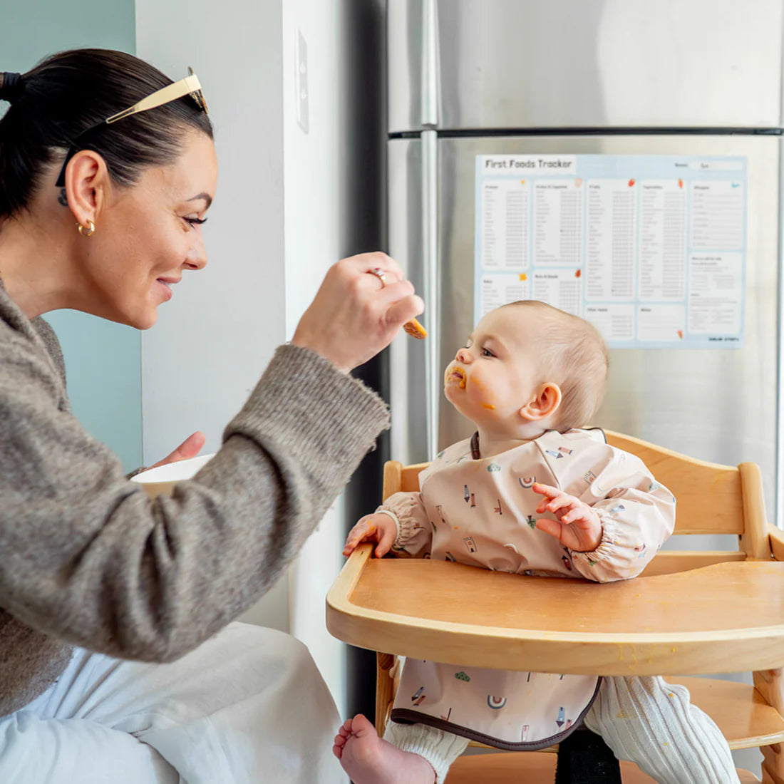 feeding baby. By the brand solid steps, these are baby first foods and allergens A3 fridge magnet for staring solids and ticking off first foods tracker. is a whiteboard material and comes with whiteboard marker. The colour is blue