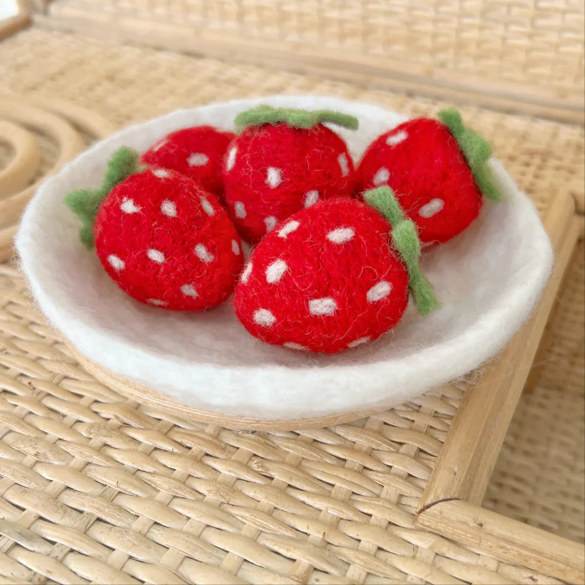 Strawberries & Plate Felt Food Set - Playtisserie