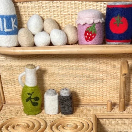 Olive Oil Felt Bottle - Playtisserie