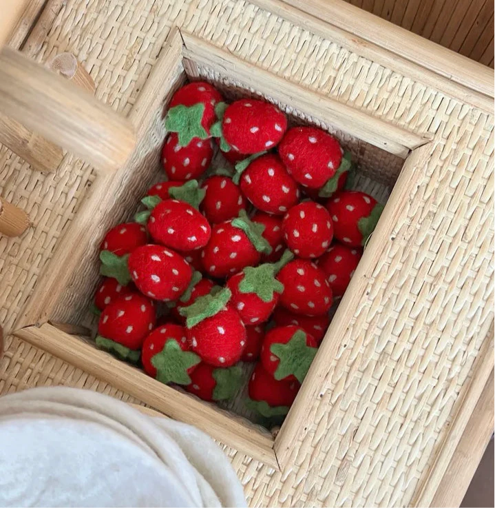 Strawberries & Plate Felt Food Set - Playtisserie