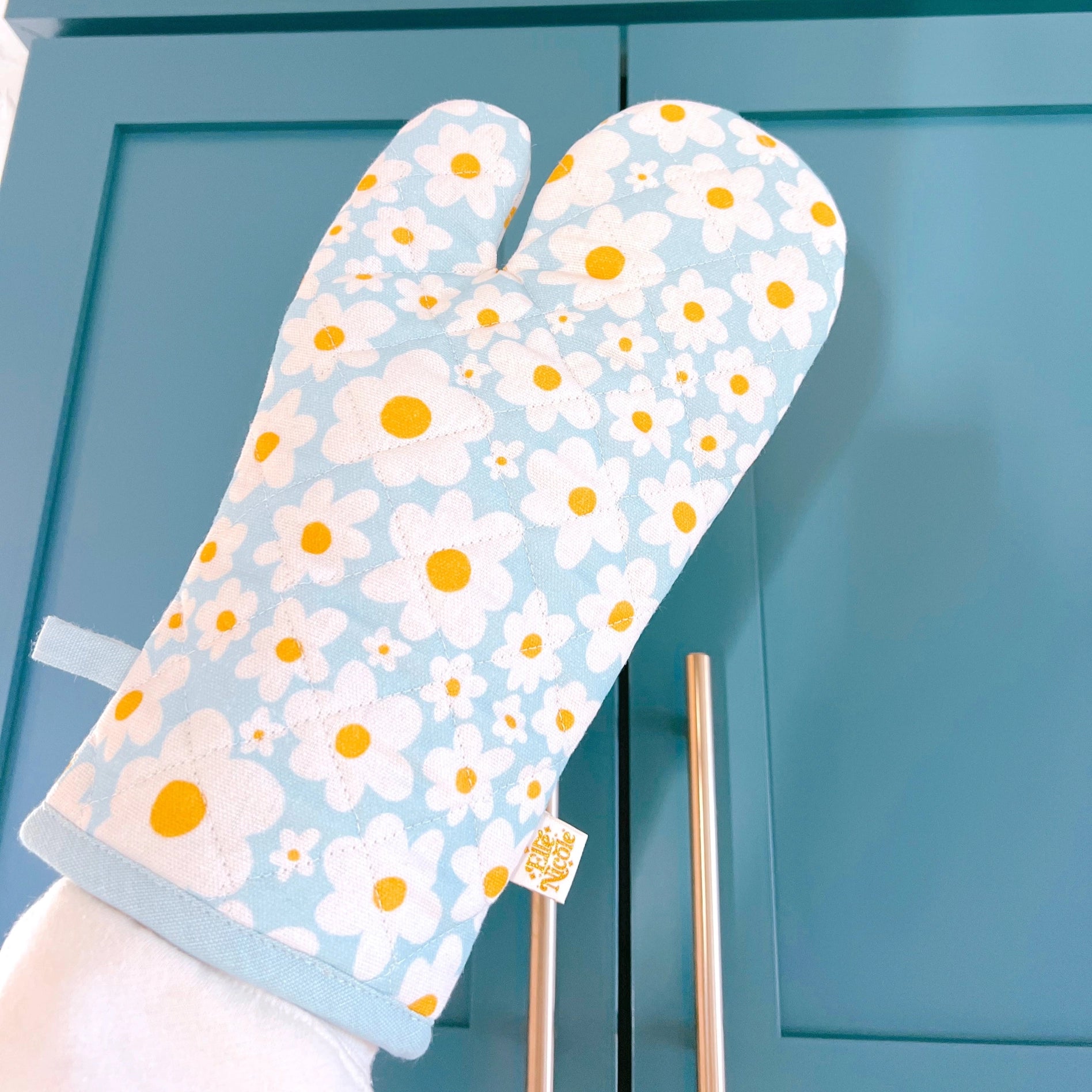 Oven Mitt + Pot Holder Set | Blue Daisy