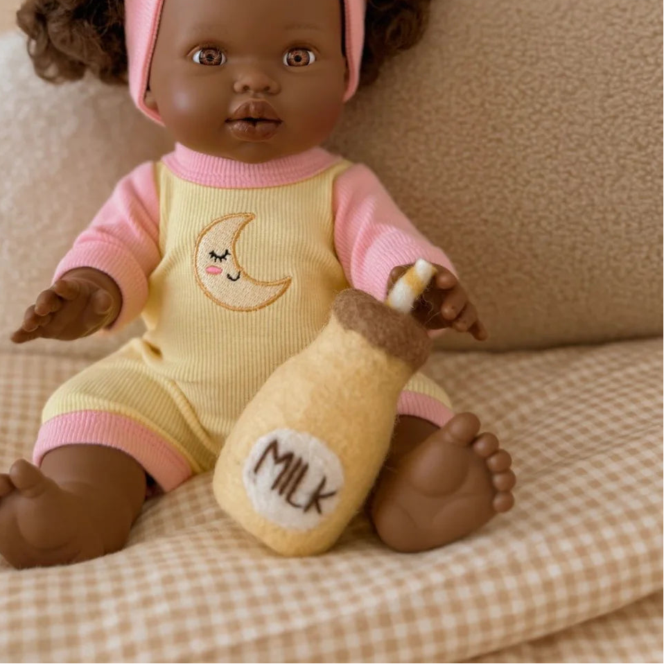 Banana Felt Dolly Milk - Juni Moon