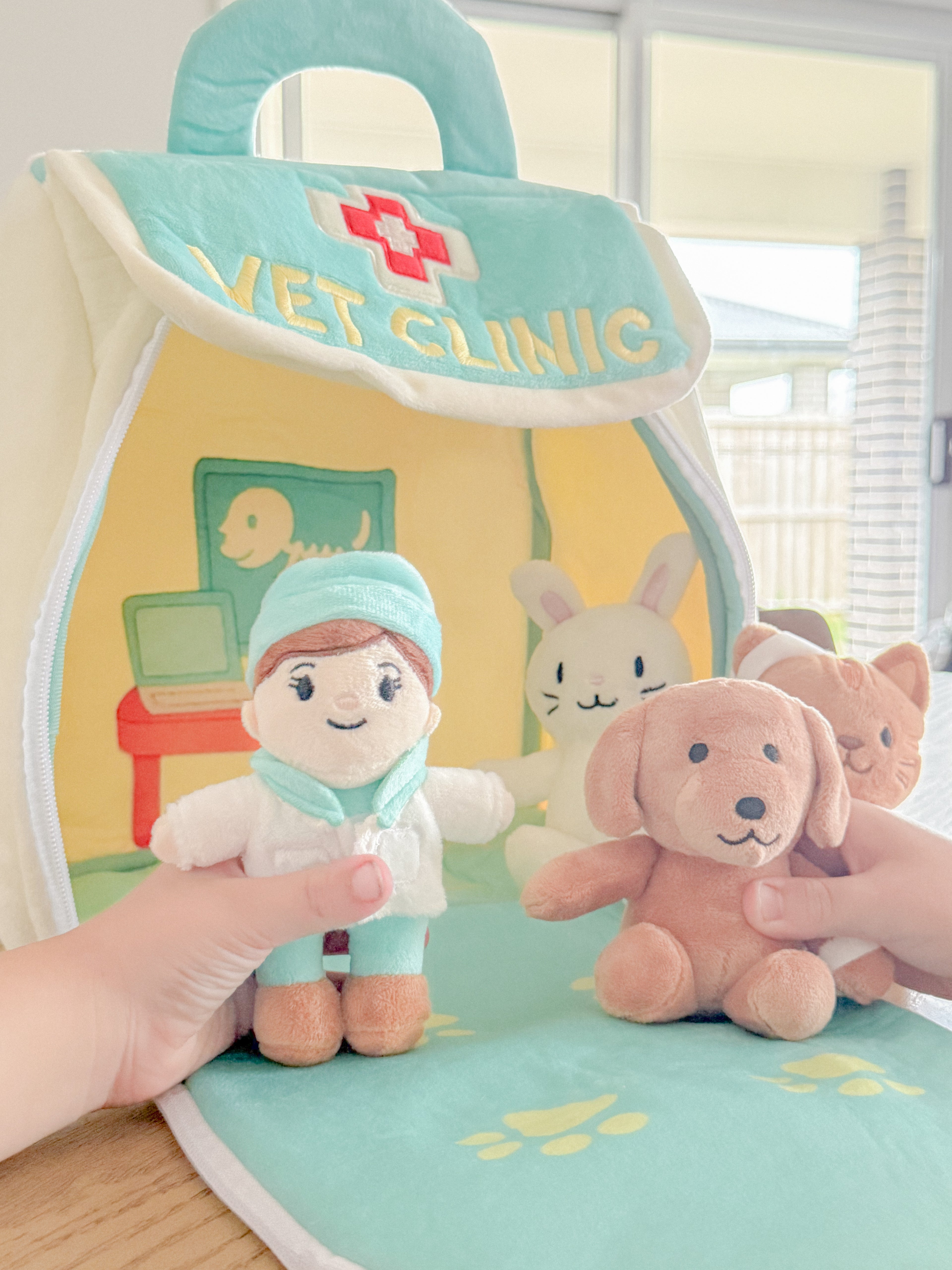 Plushy Tails Vet Clinic Playset - Plushy Pals