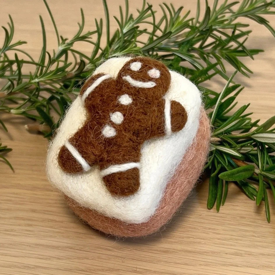 Felt Gingerbread Cake - Playtisserie