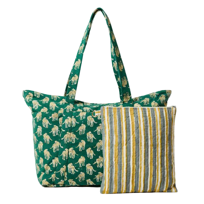 versatile tote bag for nappies, essentials and daily use