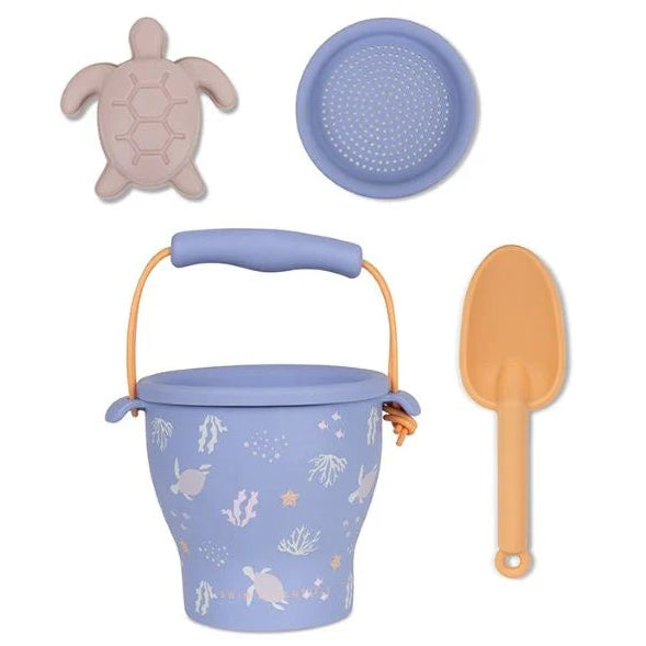 Turtle silicone beach bucket set by Swim Essentials with bucket shovel and ocean themed sand moulds
