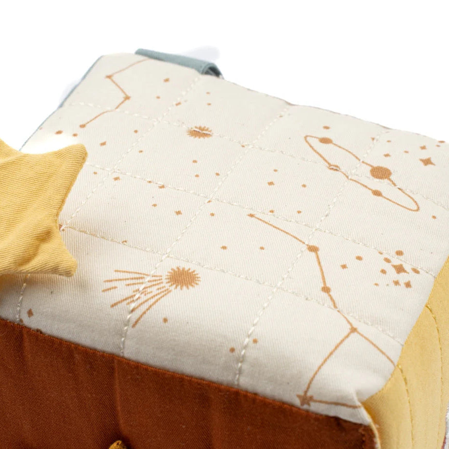Organic cotton sensory activity cube for prams, cots and travel