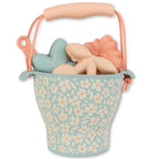 Florish Green silicone beach bucket set by Swim Essentials with floral bucket shovel and sand moulds