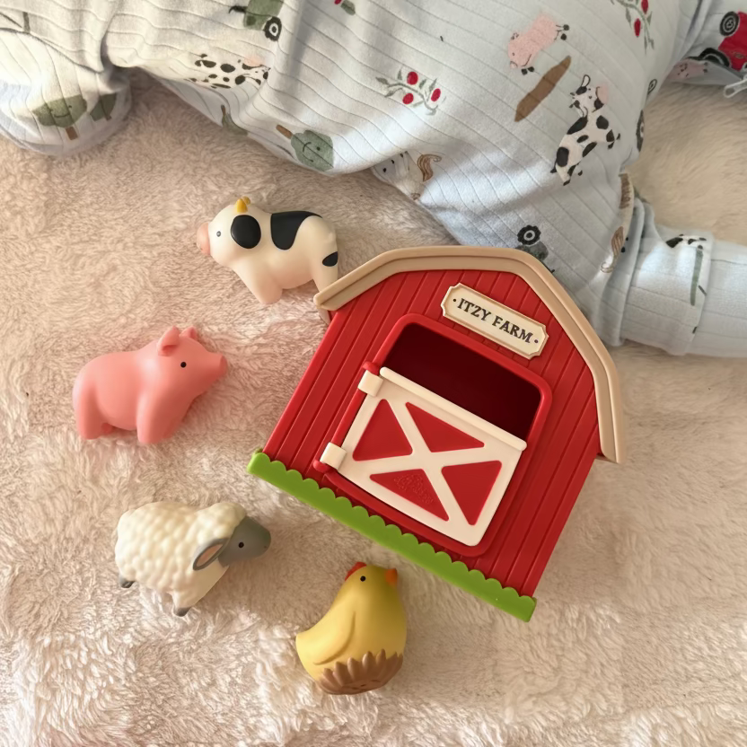 Pretend Play Barn + Animals - Itzy Ritzy