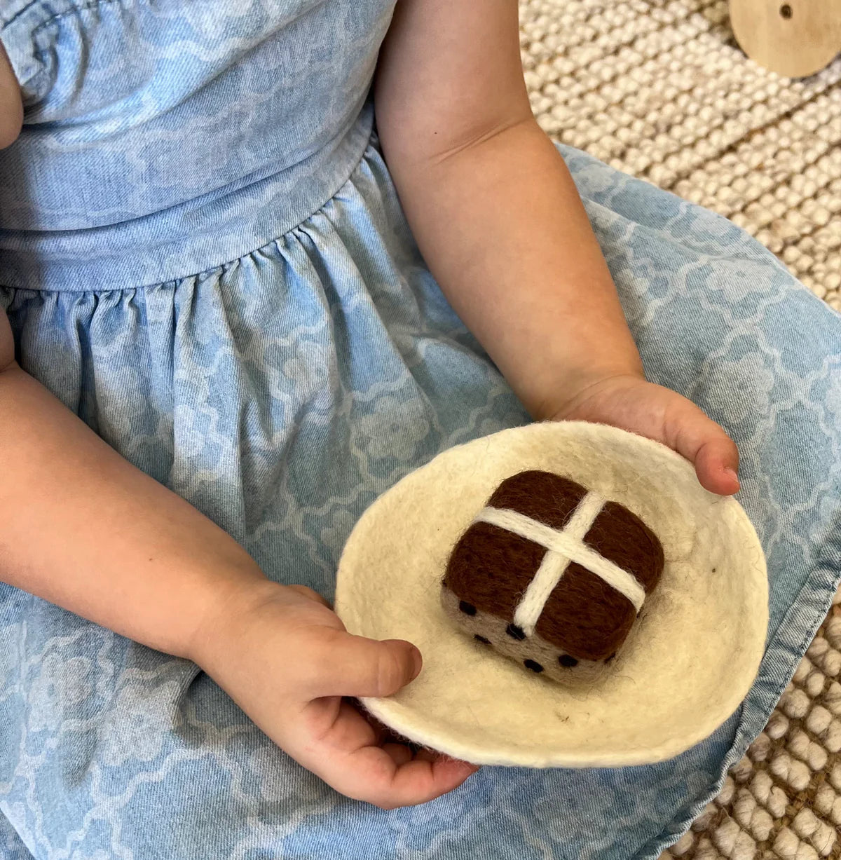 Natural wool felt plate set for children's role play