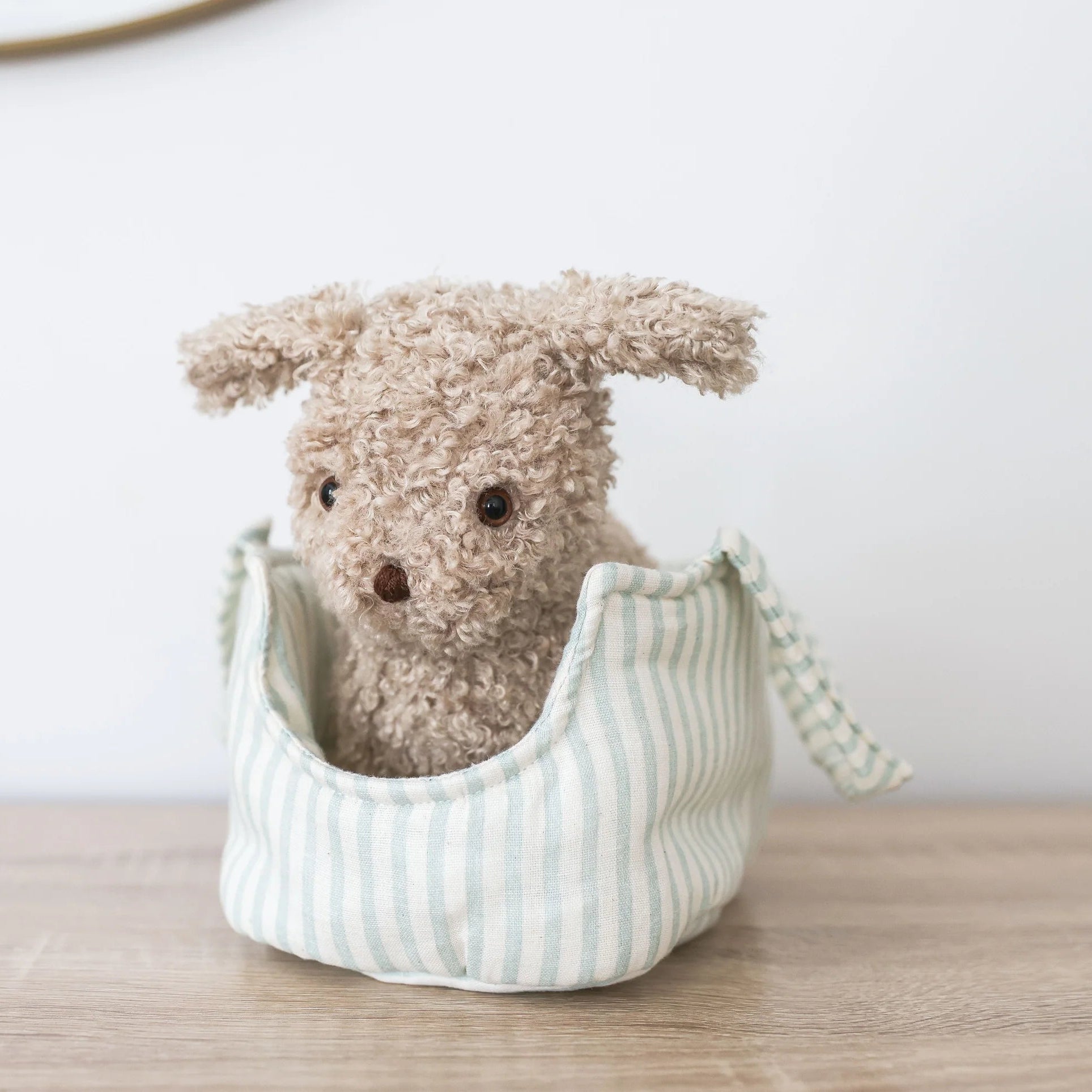Biscuit Puppy & Carrier Set - Alimrose