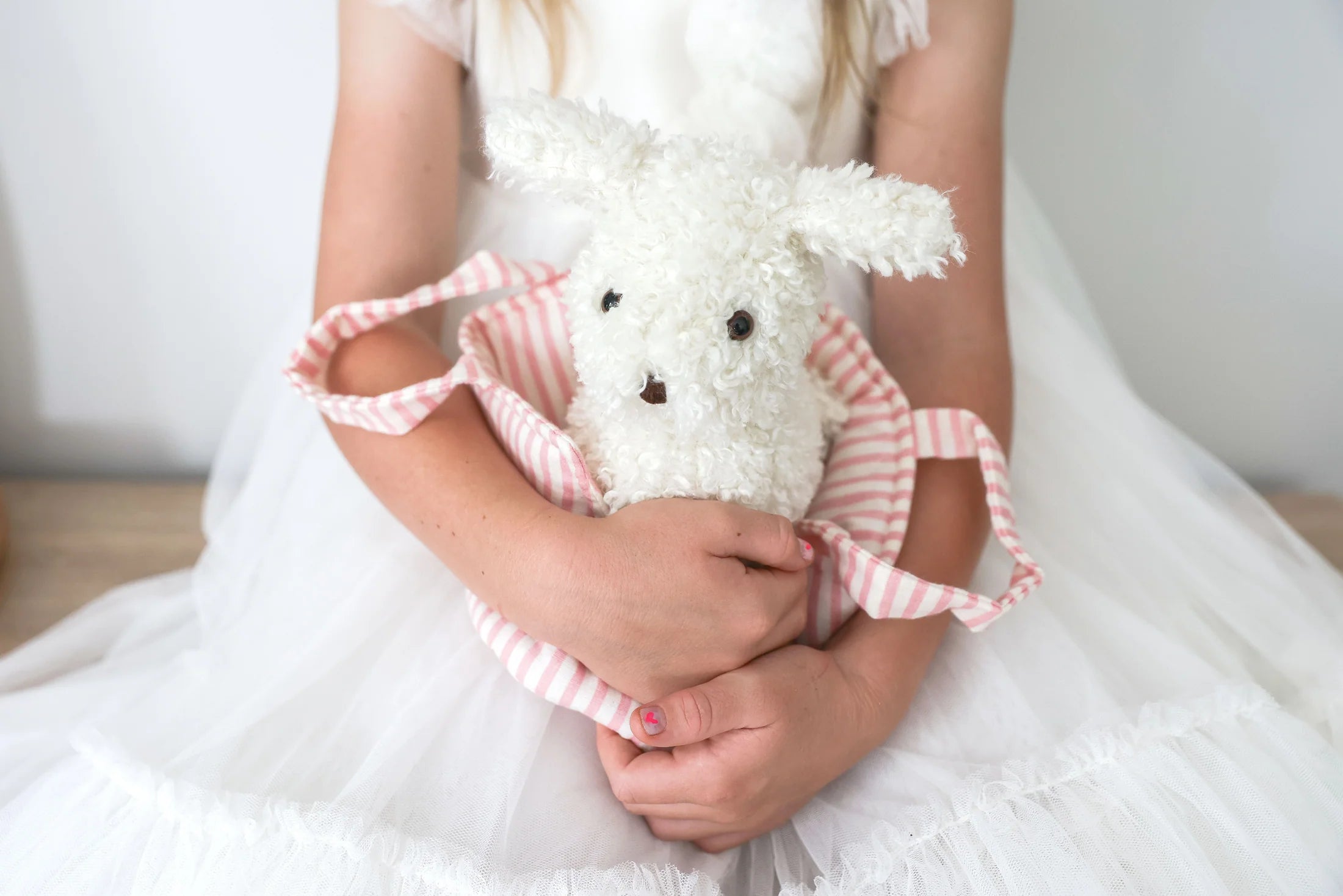 Marshmallow Puppy & Carrier Set - Alimrose