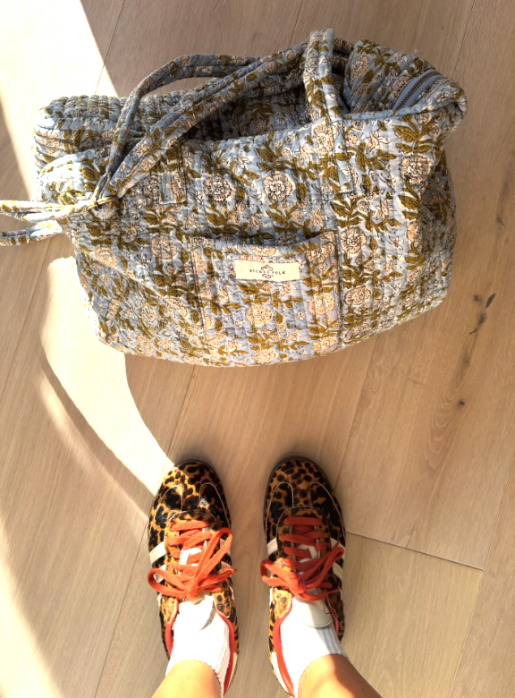 lightweight weekender bag for travel and everyday use