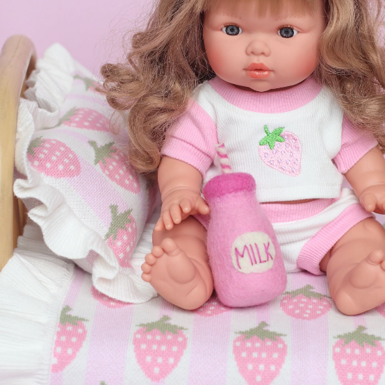 Strawberry Felt Dolly Milk - Juni Moon