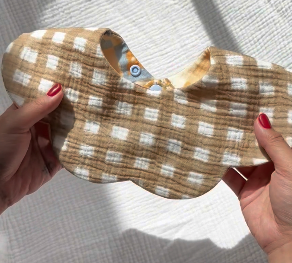 Bloom Barn Reversible Dribble Bib - Aegi Bloom