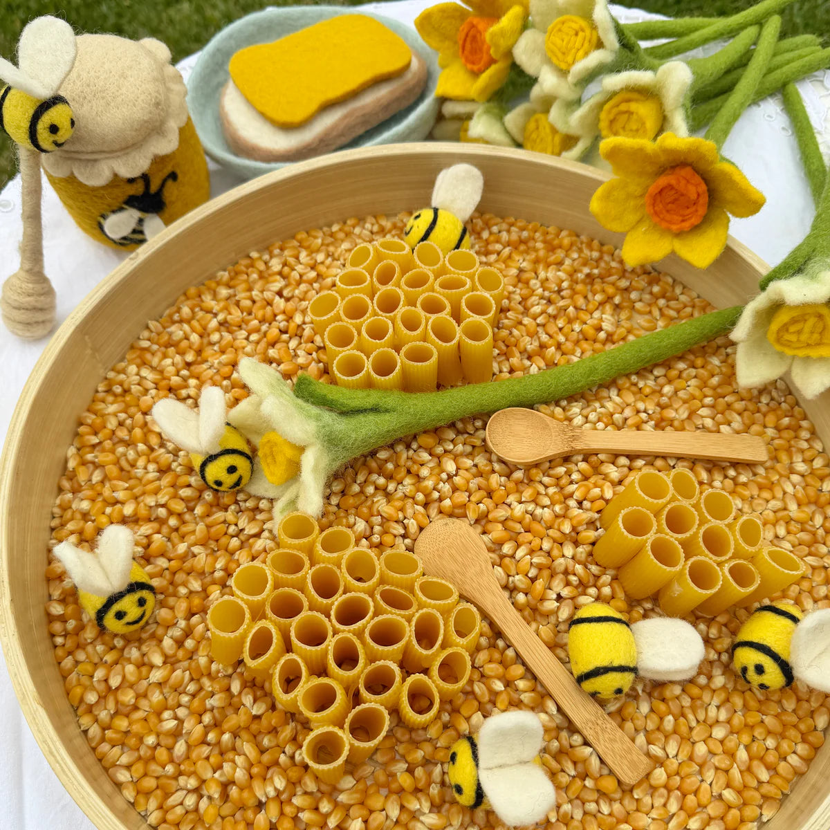 Little Felt Bee - Playtisserie