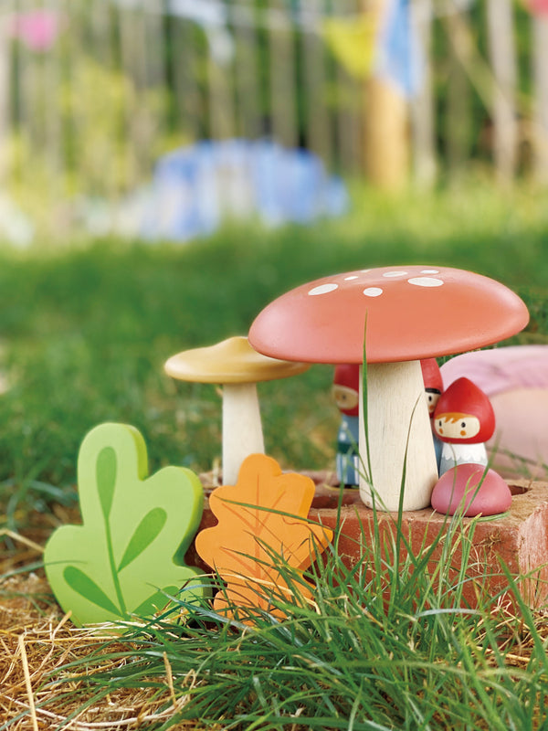 Woodland Gnome Family Play Set – Tender Leaf Toys