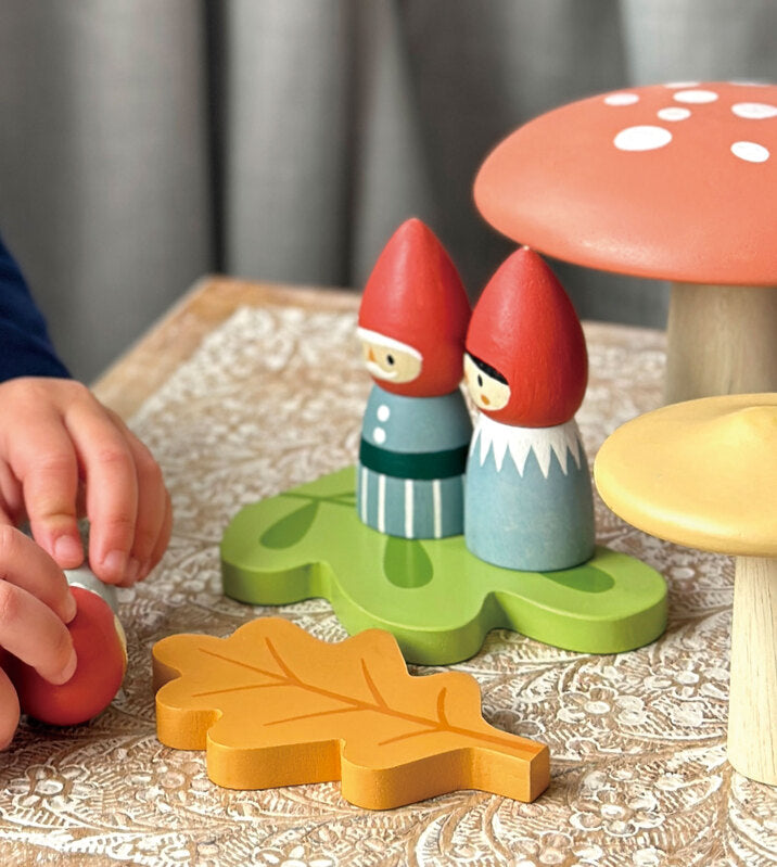 Woodland Gnome Family Play Set – Tender Leaf Toys