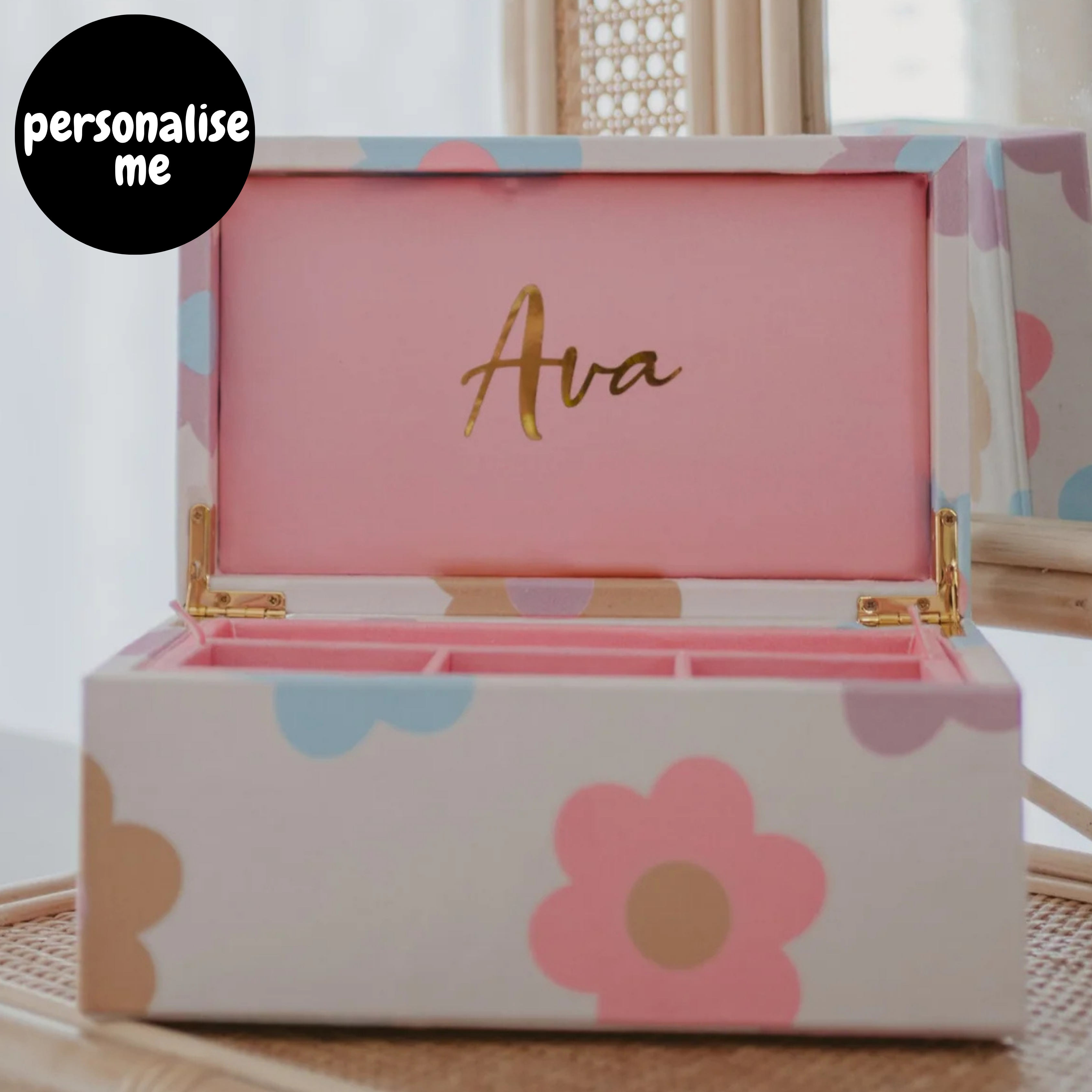 Ditzy Daisy personalised jewellery box with floral design and velvet interior compartments