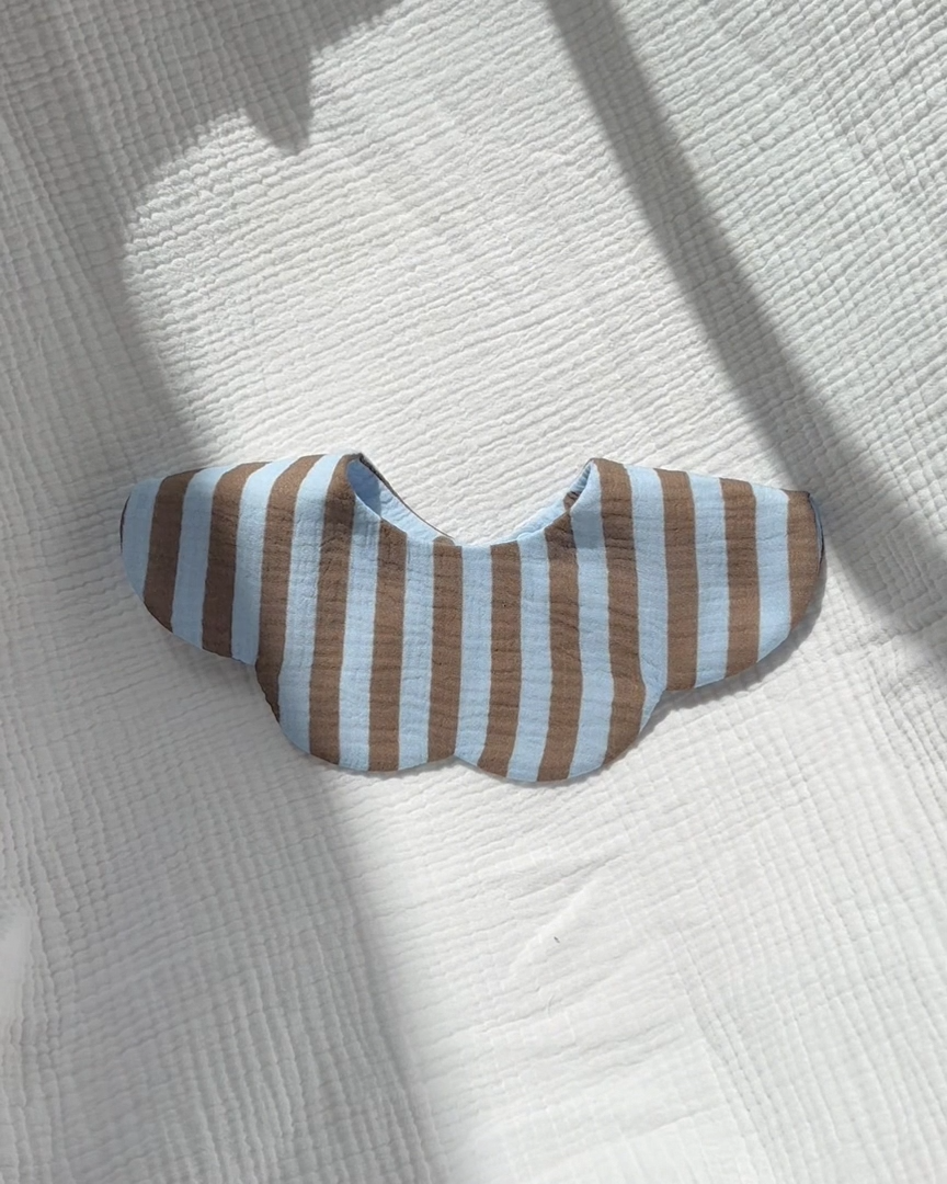 Blueberry Mocha Reversible Dribble Bib - Aegi Bloom